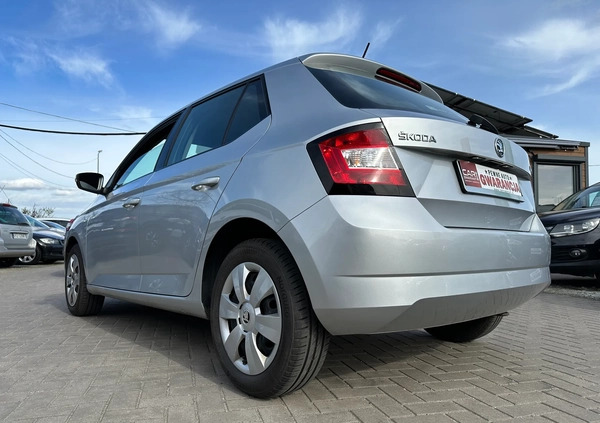 Skoda Fabia cena 33600 przebieg: 52000, rok produkcji 2017 z Działoszyn małe 596